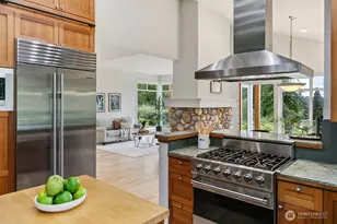 6510 NE Sundance Ln, Bainbridge Island, WA 98110 - Photo 16