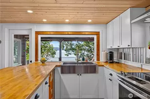 18274 Capet Zalsiluce Rd, La Conner, WA 98257 - Photo 16