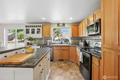 1601 E 4th Way, La Center, WA 98629 - Photo 10