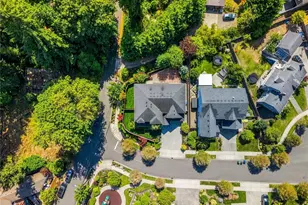 10833 NE 190th Pl, Bothell, WA 98011 - Photo 2