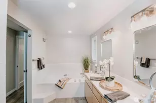 1052 E Robinhood Dr, Arlington, WA 98223 - Photo 22