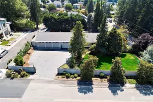 8205 NE 128th St, Kirkland, WA 98034 - Photo 1