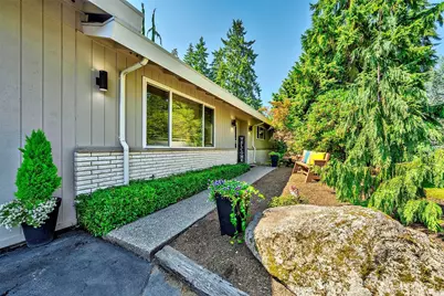 8205 NE 128th Street, Kirkland, WA 98034 - Photo 2