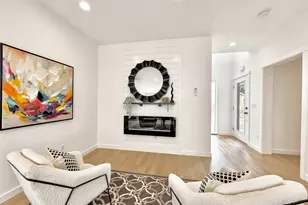 708 N 102nd St, Seattle, WA 98133 - Photo 6