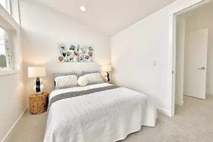 708 N 102nd St, Seattle, WA 98133 - Photo 14