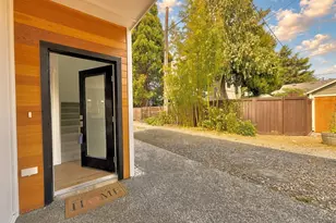 708 N 102nd St, Seattle, WA 98133 - Photo 4