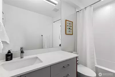 637 13th Avenue E, Seattle, WA 98102 - Photo 22