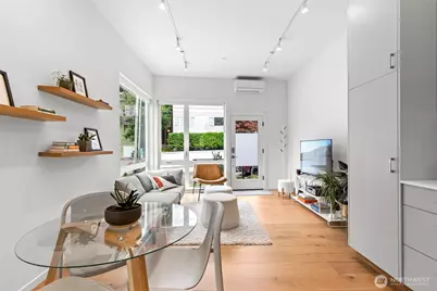 637 13th Avenue E, Seattle, WA 98102 - Photo 10
