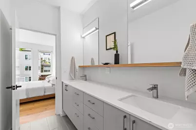 637 13th Avenue E, Seattle, WA 98102 - Photo 28