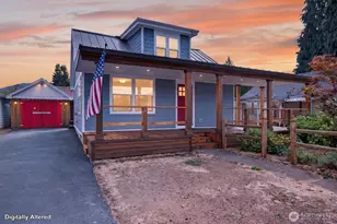320 Roake Ave NE, Castle Rock, WA 98611 - Photo 2