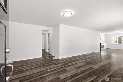 8823 S Yakima Avenue, Tacoma, WA 98444 - Photo 2