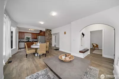 1305 NE 55th Street, Seattle, WA 98105 - Photo 6