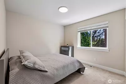 19729 Meridian Place W, Bothell, WA 98012 - Photo 22