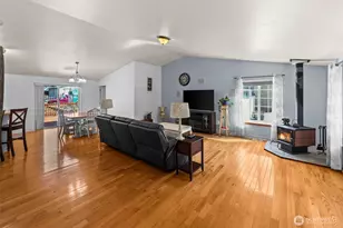 7925 Thornburg St SW, Olympia, WA 98512 - Photo 6