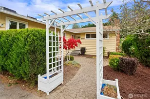 20224 Greenwood Ave N, Shoreline, WA 98133 - Photo 2