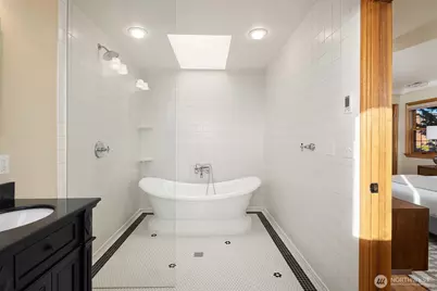 2301 Rosemont Place W, Seattle, WA 98199 - Photo 20