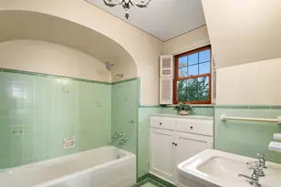 2301 Rosemont Pl W, Seattle, WA 98199 - Photo 24