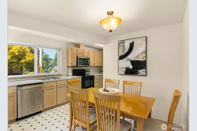 12056 15th Avenue NE #201, Seattle, WA 98125 - Photo 8