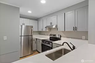 3256 SW Avalon St, Seattle, WA 98126 - Photo 8