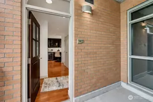 10610 NE 9th Pl, Bellevue, WA 98004 - Photo 2