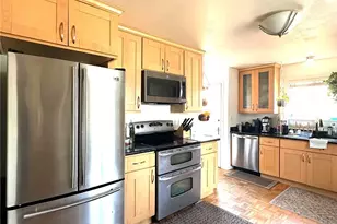 7471 Corliss Ave N, Seattle, WA 98103 - Photo 2