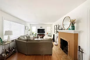 7471 Corliss Ave N, Seattle, WA 98103 - Photo 4