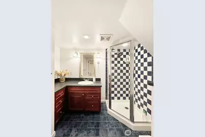 7471 Corliss Avenue N, Seattle, WA 98103 - Photo 10
