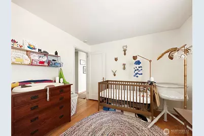 7471 Corliss Avenue N, Seattle, WA 98103 - Photo 8