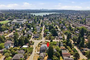 8817 Densmore Ave N, Seattle, WA 98103 - Photo 26