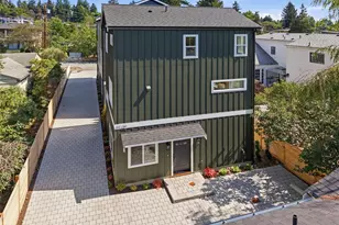 8815 Densmore Ave N, Seattle, WA 98103 - Photo 2