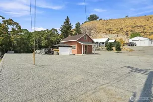 617 N Bradley St, Chelan, WA 98816 - Photo 14