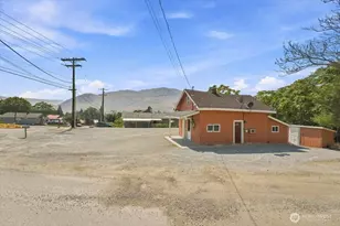 617 N Bradley St, Chelan, WA 98816 - Photo 12