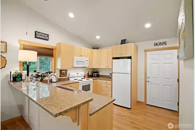 9273 Black Mountain Lane, Maple Falls, WA 98266 - Photo 14