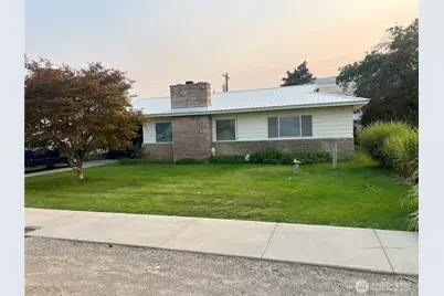 1518 Columbia Avenue, Bridgeport, WA 98813 - Photo 1