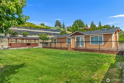 390 Sunnyslope Heights Road, Wenatchee, WA 98801 - Photo 30