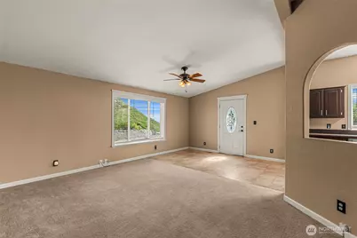 390 Sunnyslope Heights Road, Wenatchee, WA 98801 - Photo 8