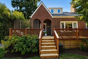 6327 34th Ave SW, Seattle, WA 98126 - Photo 2