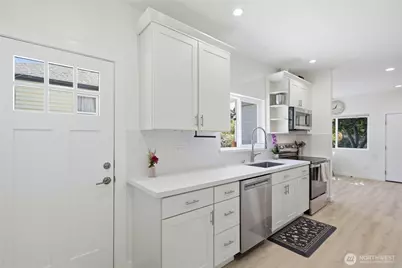 654 NW 53 Street, Seattle, WA 98107 - Photo 8