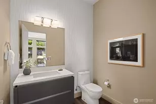 4025 Burton Pl W, Seattle, WA 98199 - Photo 24