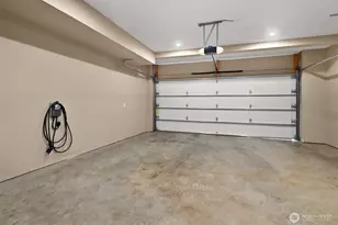 4025 Burton Pl W, Seattle, WA 98199 - Photo 38