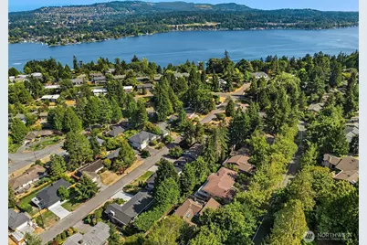 9360 Mercerwood Drive, Mercer Island, WA 98040 - Photo 38