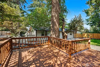 1121 Military Road E, Tacoma, WA 98445 - Photo 26