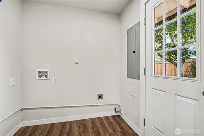 1121 Military Road E, Tacoma, WA 98445 - Photo 16