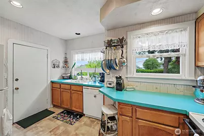 1019 E 32nd Street, Tacoma, WA 98408 - Photo 8