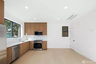 3943 S Morgan St, Seattle, WA 98118 - Photo 8