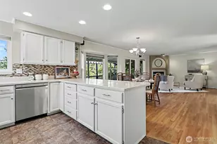 719 Kensington Ave S, Kent, WA 98030 - Photo 6