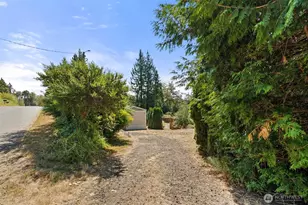 380 E Panorama Dr, Shelton, WA 98584 - Photo 2