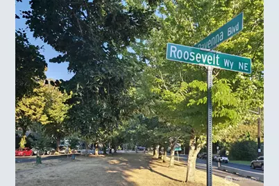 5612 C Roosevelt Way NE, Seattle, WA 98105 - Photo 26