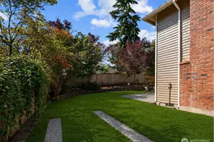 24717 SE 45th Pl, Issaquah, WA 98029 - Photo 32