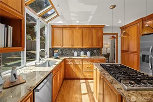 24717 SE 45th Pl, Issaquah, WA 98029 - Photo 12